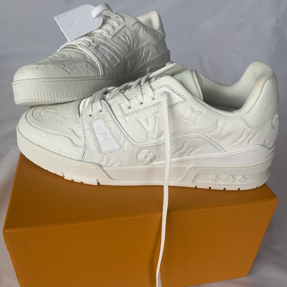 Louis Vuitton. Size EU 42/8. Fits like US Size 9.